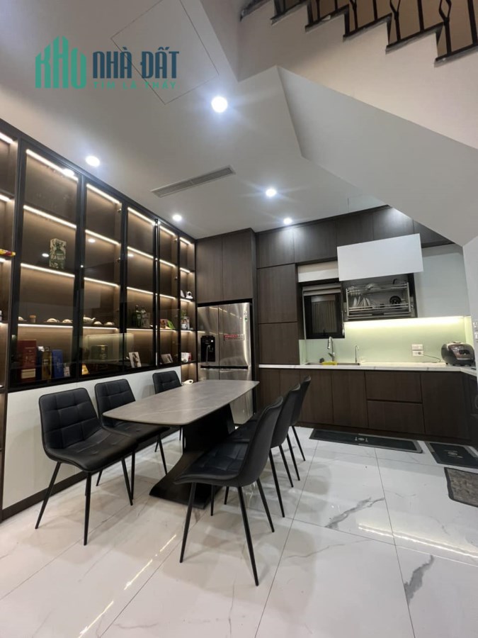 Bán nhà mặt phố Láng Hạ 40m², 5 tầng, MT 4.4m, giá 6.9 tỷ, quận Đống Đa Mua gọi O9 2628 5559
