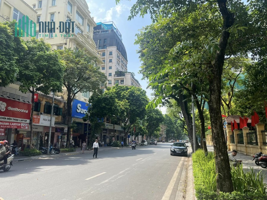 O9 Z6Z8 5559 Bán nhà mặt phố Hàng Bài 895m², 2 tầng, MT 13m, giá 750 tỷ Hoàn Kiếm. Tin mới