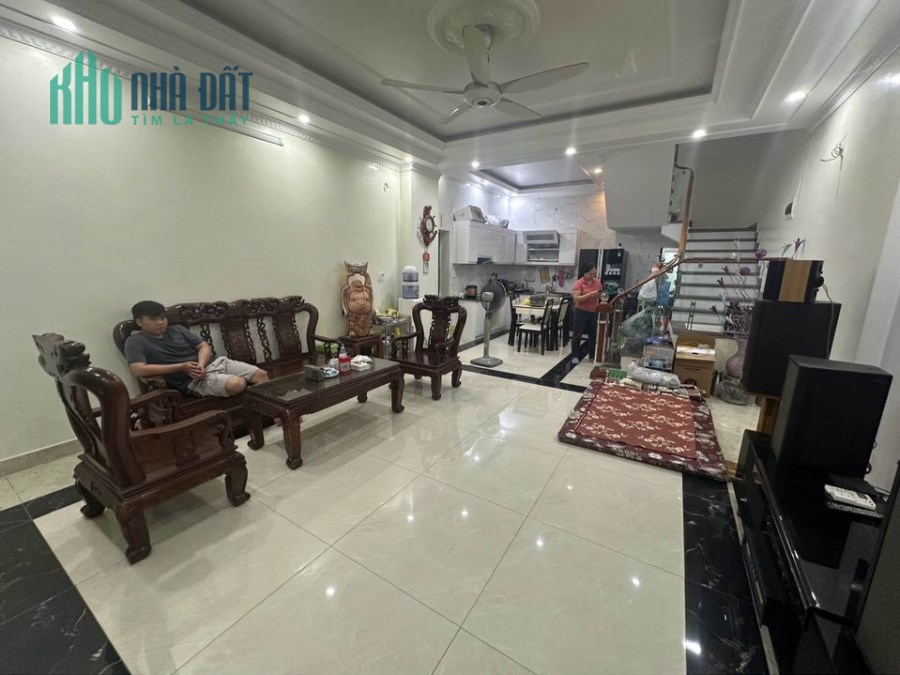 Bán nhà Nguyễn Hoàng Tôn-OTO TRÁNH - Kinh Doanh 86M 5tầng 11.3T