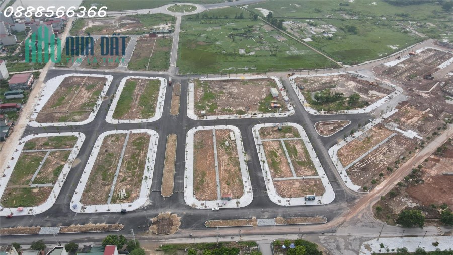 Bán đất nền cạnh khu CN Quang Châu sổ đỏ từng lô