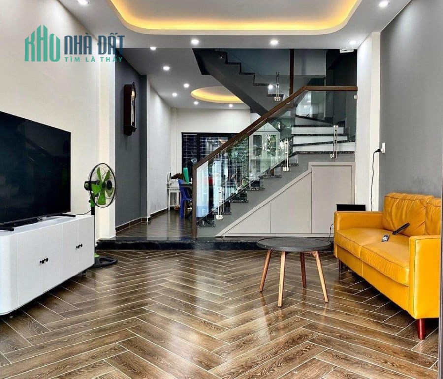BÁN NHÀ  Nguyễn Xuân Khoát  gần đại phố hàng xóm ngoại giao đoàn 65 M 5TẦNG 7.4TỶ