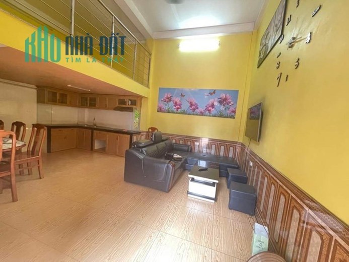 BÁN NHÀ PHÚC LỢI , LONG BIÊN . 31M x 4 TẦNG . GIÁ 2.65 TỶ . Ô TÔ ĐỖ CỔNG , NGÕ THÔNG .