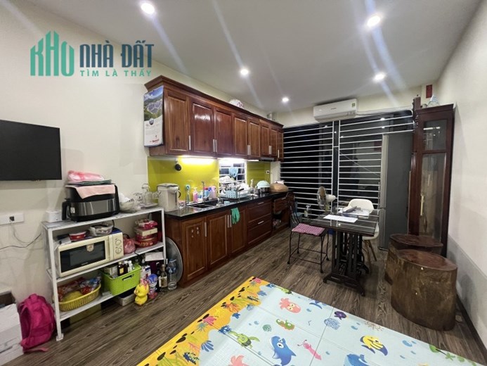 Bán nhà 5 tầng Nguyễn Văn Cừ,Long Biên 31m,oto7 chỗ vào nhà hơn 4,5 tỷ