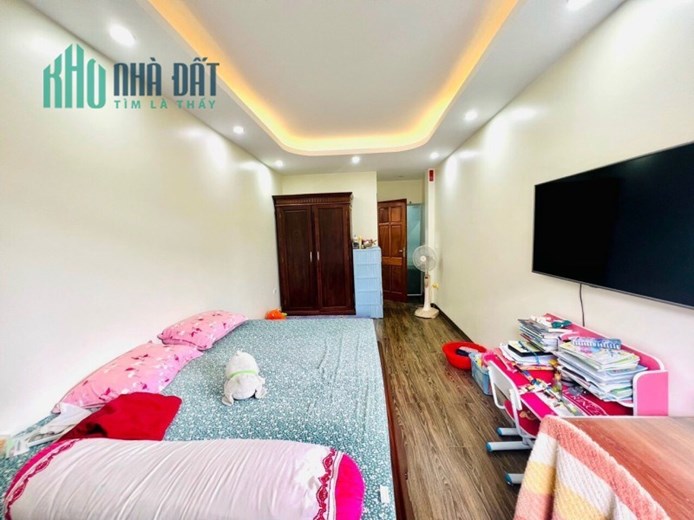 Bán nhà 5 tầng Nguyễn Văn Cừ,Long Biên 31m,oto7 chỗ vào nhà hơn 4,5 tỷ