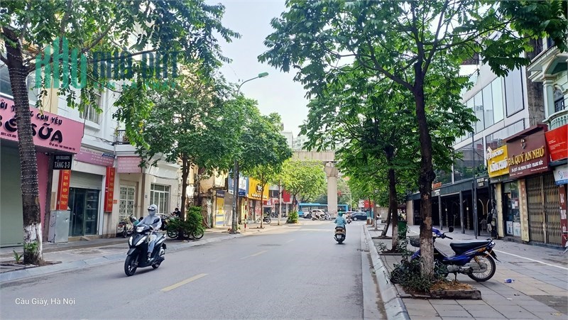 Bán nhà mặt phố Thụy Khuê DTSD 225m2, MT 12m, giá rẻ. Hiệu suất đầu tư cao.