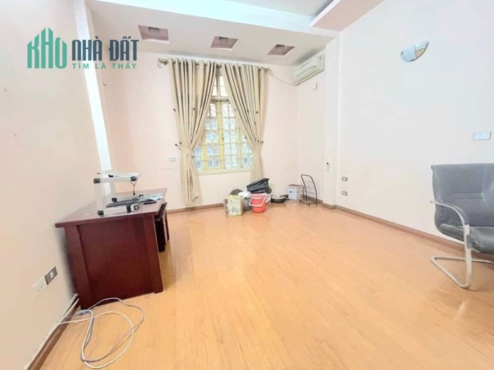 BÁN LUÔN NHÀ TÂN MAI, TRƯƠNG ĐỊNH, Ô TÔ ĐỖ CỬA. DT 40M ×5T CHỈ 4 HƠN 4 TỶ
