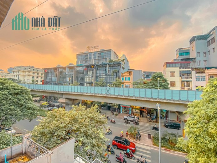 BÁN GẤP ! MẶT PHỐ HAÒ NAM - CÁT LINH- QUẬN ĐỐNG ĐA; 70M X 4 TẦNG, GIÁ 22 TỶ.