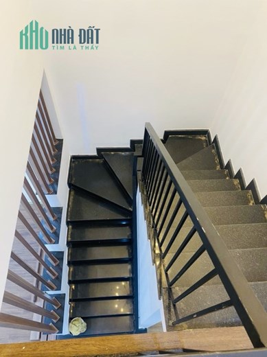 Hẽm xe hơi đậu trước nhà - Phan Văn Trị 48m 2lầu 3.7 x 13 giá 5.3 tỷ Phường 11