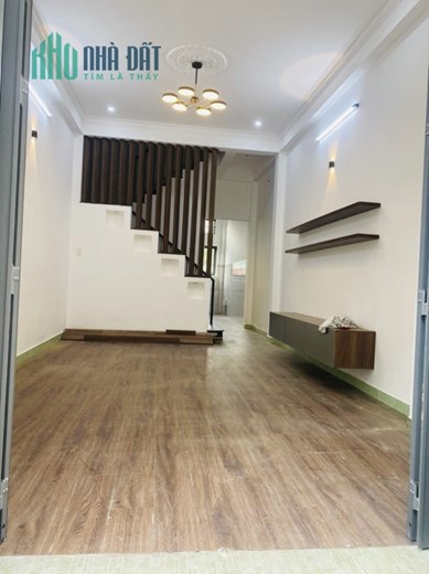 Hẽm xe hơi đậu trước nhà - Phan Văn Trị 48m 2lầu 3.7 x 13 giá 5.3 tỷ Phường 11