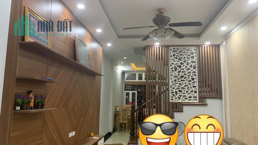 Bán nhà  Khương Đình 42m x 5 tầng, mt: 3.8m, chỉ 6,75 tỷ, ô tô đỗ cửa