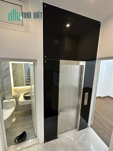 Nhà đẹp Lê Trọng Tấn 55m x 4 tầng, mt: 5m, thang máy, ô tô vào nhà.