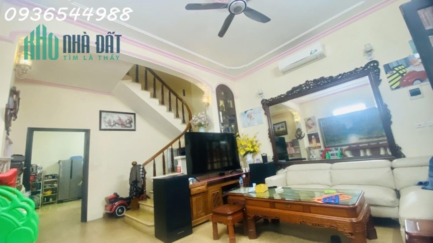 Bán Nhà Mặt Phố Thạch Bàn, 95m2, 21 tỷ, Kinh Doanh Cực Tốt
