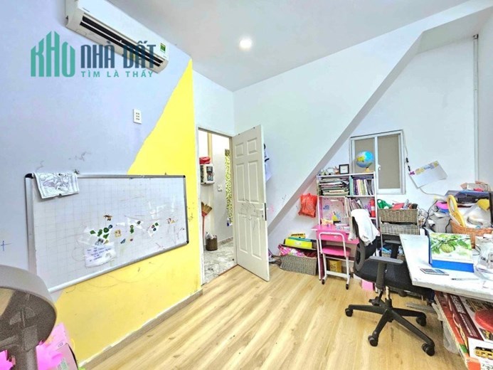 Bán Nhà Dương Quảng Hàm Gò Vấp 36m2 giá 3 Tỷ 75 Ngay Đại Học Văn Lang