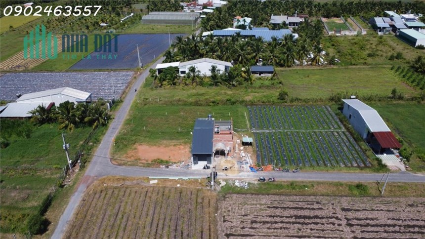 Nhà Mặt Tiền Nhựa - Đẹp Như Mơ - giá bán 890 Triệu!