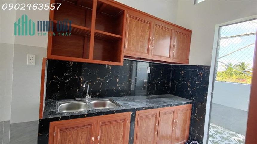Nhà Mặt Tiền Nhựa - Đẹp Như Mơ - giá bán 890 Triệu!