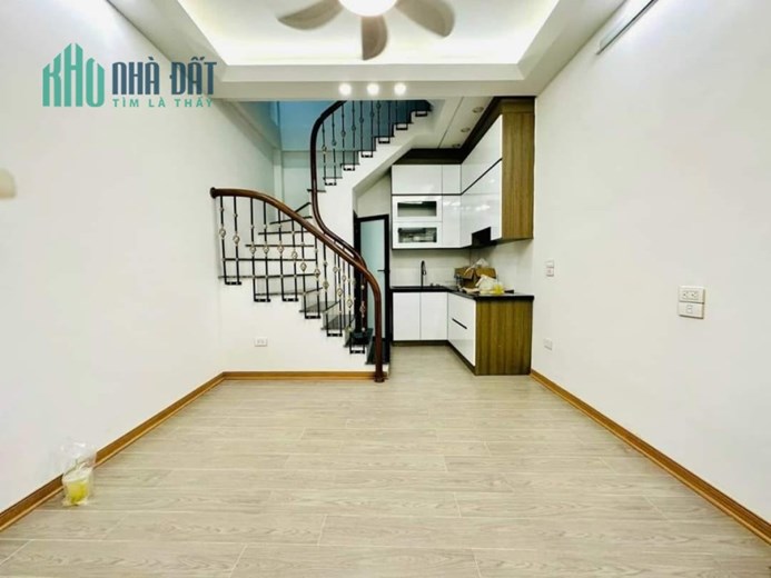 NHÀ ĐẸP PHỐ XÃ ĐÀN 4 TẦNG - ĐẦY ĐỦ FUN NỘI THẤT - CÔNG NĂNG GỒM 3 P NGỦ - GIÁ: 2x TỶ KHÁCH CHỈ VỀ Ở