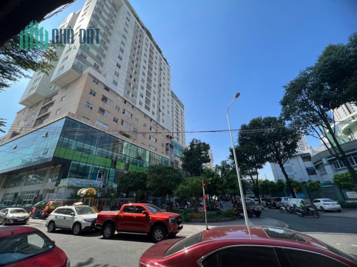 NHÀ GÓC NGAY CẦU CALMETTE QUẬN 1 KHU PHÂN LÔ ĐỒNG BỘ 3Mx8M KHÔNG QUY HOẠCH CHỦ NHÀ NGỘP BANK GIẢM
