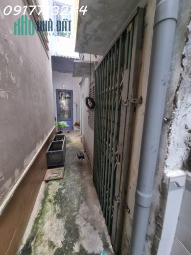 NHÀ CŨ ĐỖ QUANG ĐẨU QUẬN 1 - TIỆN XÂY MỚI - DTSD GẦN 30M2 NỞ HẬU TÀI LỘC - ĐI 30M RA NGAY MẶT TIỀN