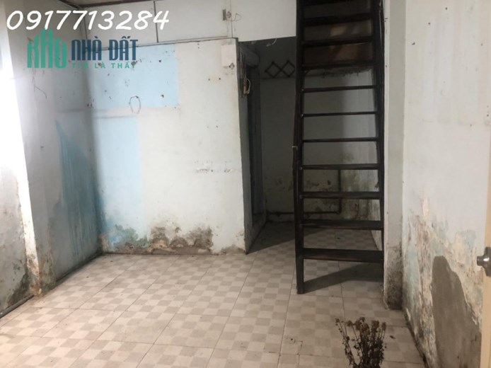 NHÀ CŨ ĐỖ QUANG ĐẨU QUẬN 1 - TIỆN XÂY MỚI - DTSD GẦN 30M2 NỞ HẬU TÀI LỘC - ĐI 30M RA NGAY MẶT TIỀN