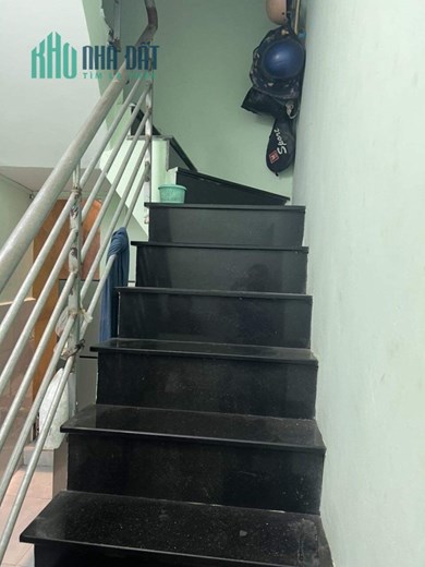 NHÀ LÔ GÓC VUÔNG VỨC - TẶNG NHÀ NHỎ - - MẶT TIỀN PHAN VĂN TRỊ CÁCH 20M - OTO KIA ĐỖ CỬA