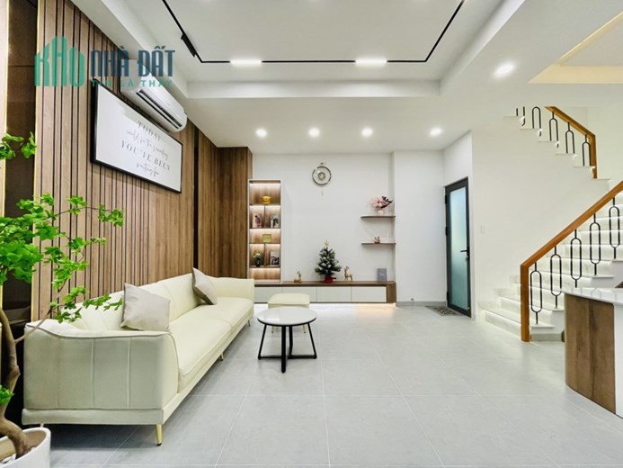 Bán nhà đẹp, 4 tầng, 5PN ngang khủng 7.5m Hoàng Hoa Thám,Phú Nhuận chỉ với 7.18 tỷ còn thương lượng