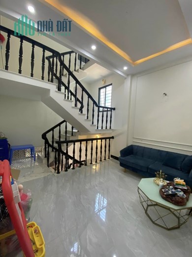 Bán Nhà Hẻm Tô Hiến Thành P. Quang Trung Quy Nhơn , 72m2 , 3 Mê , Giá 3 Tỷ 700Tr