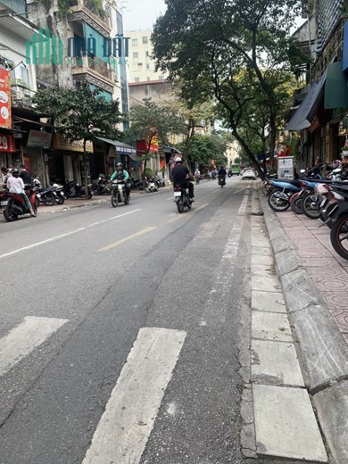 bán nhà mặt phố Ba Đình, 85m, mặt tiền 11m, 3 mặt ngõ, vỉa hè, ôtô 2 chiều