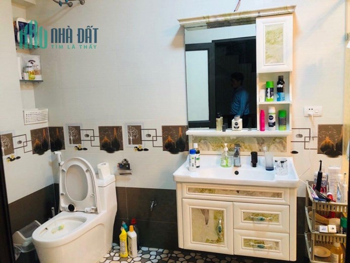 Bán Nhà Nguyễn Văn Cừ , Long Biên 70M x 5T , Lô Góc , Ô Tô Vào Nhà . Giá 9.9 Tỷ