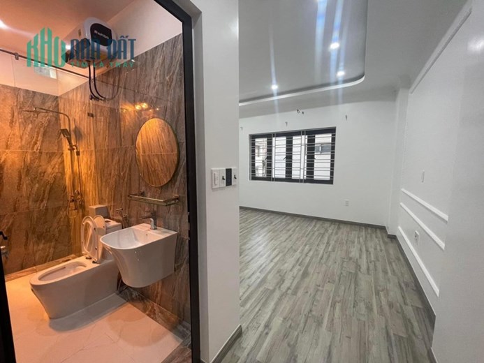 Nhà xây mới 5 tầng thang máy- khu phân lô phố Văn Cao , Ngô Quyền , Hải Phòng