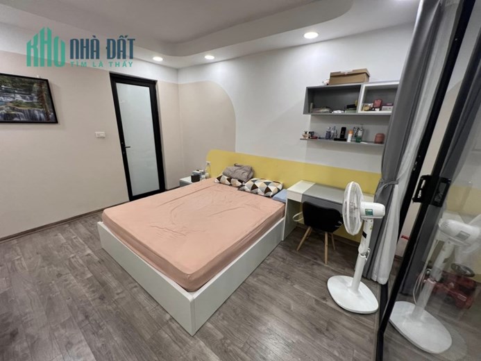 Cho thuê nhà mặt ngõ 12 Khuất Duy Tiến , Thanh Xuân 40mx4T 4pn oto KD kho spa VP ở ngay hơn 10 tr