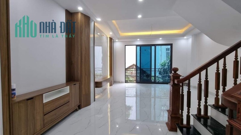 Bán nhà Hoàng Hoa Thám, Ba Đình. 37mx5; MT4.6m; giá 6 tỷ 3.