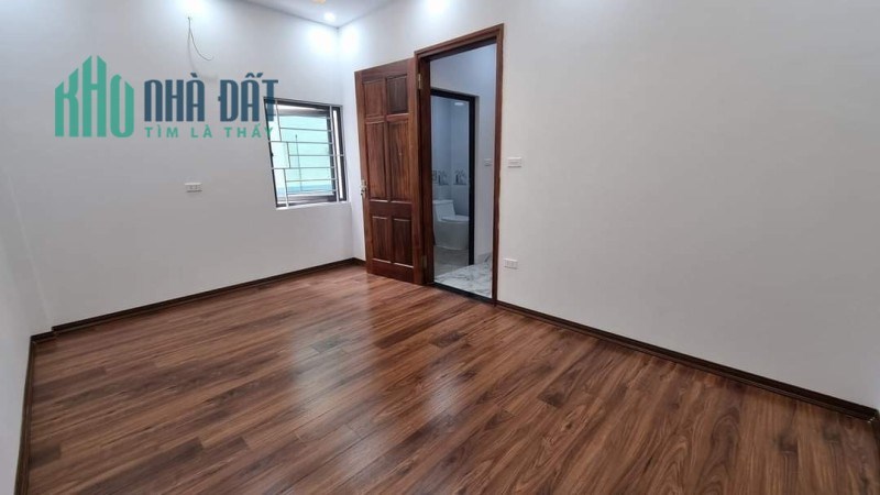 Bán nhà Hoàng Hoa Thám, Ba Đình. 37mx5; MT4.6m; giá 6 tỷ 3.