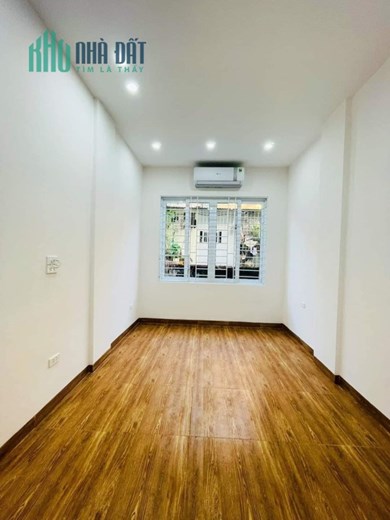Đặng Văn Ngữ - Hồ Đắc Di, gần hồ, ô tô đỗ cửa, nhà đẹp ở ngay. 5.9 tỷ