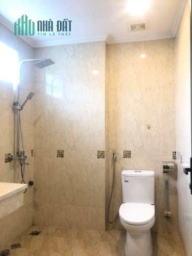 Bán nhà Hoa Lâm,Long Biên đẹp 5 tầng 30m,Mt4.8m,gần phố hơn 2.75 tỷ