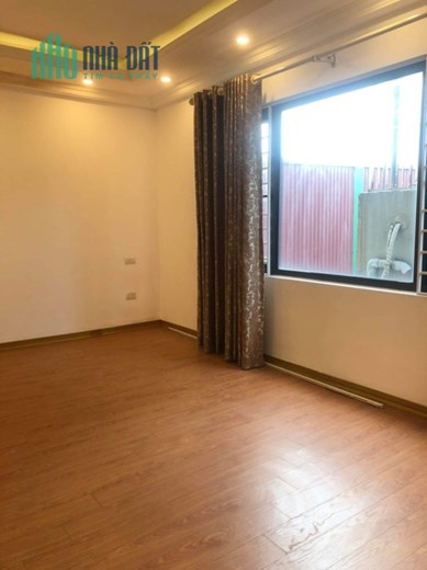 Bán nhà Hoa Lâm,Long Biên đẹp 5 tầng 30m,Mt4.8m,gần phố hơn 2.75 tỷ