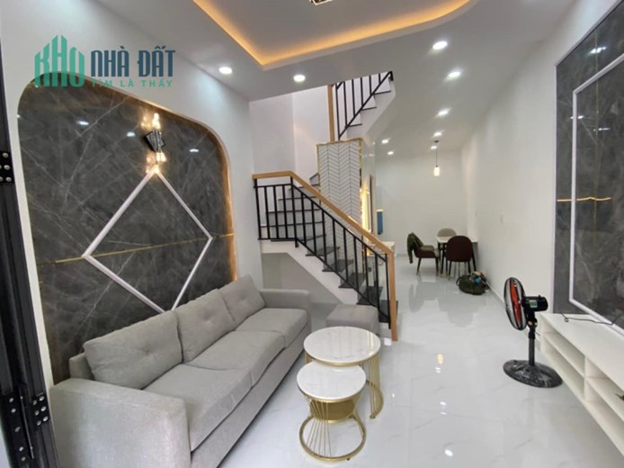 KẸT BANK BÁN GẤP NHÀ 3 TẦNG NƠ TRANG LONG NỞ HẬU  4x10 CHỈ 4.8 TỶ