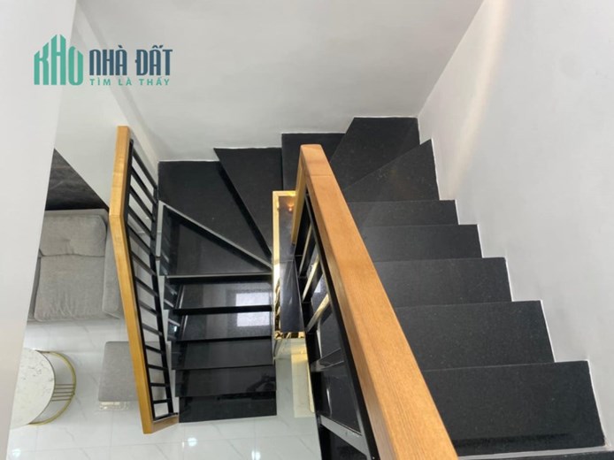 KẸT BANK BÁN GẤP NHÀ 3 TẦNG NƠ TRANG LONG NỞ HẬU  4x10 CHỈ 4.8 TỶ