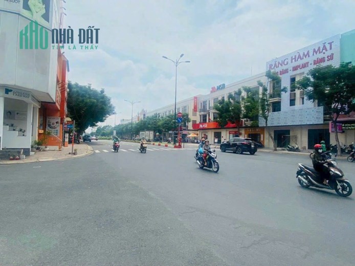 Cần Bán Nhanh Căn Hộ Dịch Vụ 2 Mặt Tiền Đường D3, Phường Tăng Nhơn Phú A, Tp Thủ Đức .