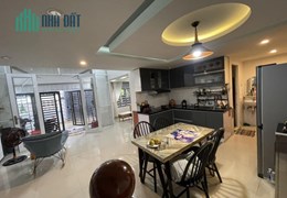Kiệt 3.5m, sát Yên Thế, Bắc Sơn, gần Bến xe Trung Tâm Đà Nẵng, chỉ 2 tỷ.