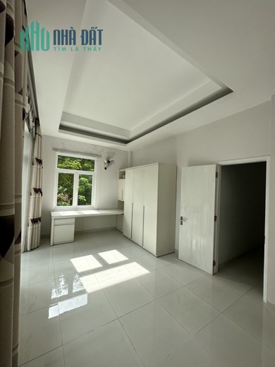 Siêu Phẩm! Bán nhà 2.5 tầng MT kinh doanh Lý Tự Trọng - 70m2 - mặt tiền 6m