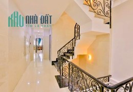 Bán CHDV ngay Lê Văn Sỹ - Nguyễn Thanh Tuyền, 7 T + Hầm- 28 PN, 4/10x28m, 21.8 tỷ (TL)