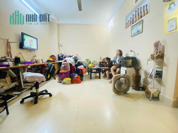 Bán gấp nhà phố Hào Nam SIÊU HIẾM  ÔTÔ ĐỖ CÁCH 20M  40m 5 Tg  MT 6m Chỉ 4,6 tỷ LHCC.