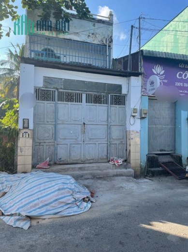 Bán nhà đường Lê Đình Cẩn quận Bình Tân 4x17 1 lầu hẻm xe hơi gần ngay chợ buôn bán tốt giá hơn 3ty.