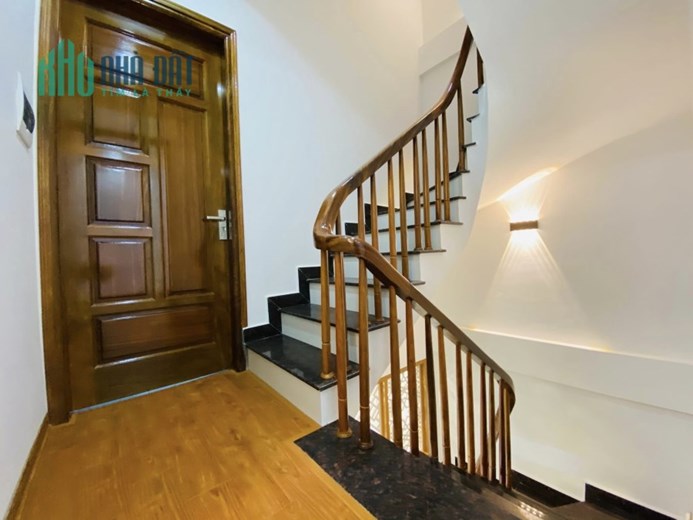 BÁN NHÀ ĐẸP PHÔ MINH KHAI , QUẬN HAI BÀ 50 M LÔ GÓC THOÁNG HAI MẶT CHỈ NHỈNH 8 TỶ