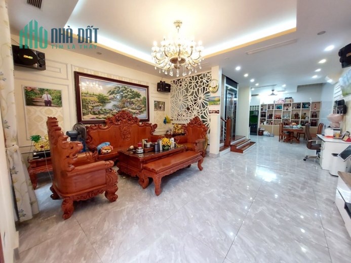 BIỆT THỰ SÂN VƯỜN BỒ ĐỀ - THANG MÁY NHẬP - NỞ HẬU, NGÕ THÔNG, Ô TÔ TRÁNH - FULL NỘI THẤT