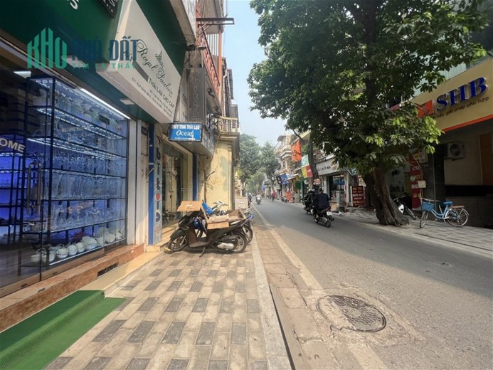 Bán Đất Tặng Nhà Mặt Phố Yên Phụ Quận Tây Hồ. 57m Nhỉnh 15 Tỷ. Cam Kết Ảnh Thật Mô Tả Chính Xác.