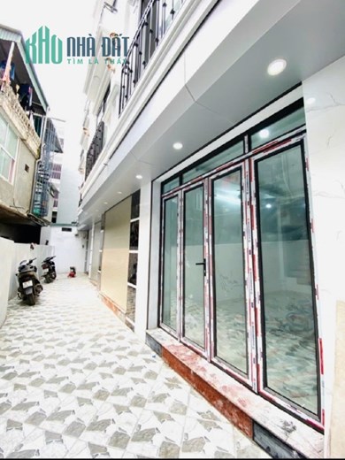 Bán nhanh nhà mặt ngõ 1 Lĩnh Nam, Hoàng Mai, Gần Time City 33m2 nhỉnh 4 tỷ
