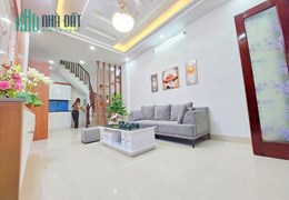 Hai thoáng, 1 ngoặt vào, ngõ nông bán nhà phố Trung Liệt