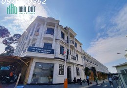 Bán nhà phố mặt tiền sổ hồng, hỗ trợ bank,4*20 3PN4WC gần Vincom Dĩ An