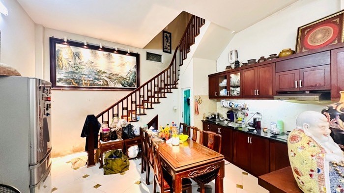 Bán nhà Vĩnh Hưng, Hoàng Mai, nhà dân xây, ngõ thông ô tô qua nhà 57 m2, 6 tỷ 350